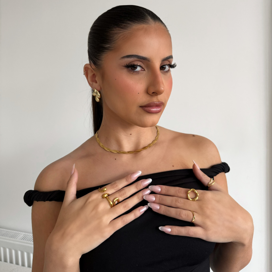 Twirled Necklace