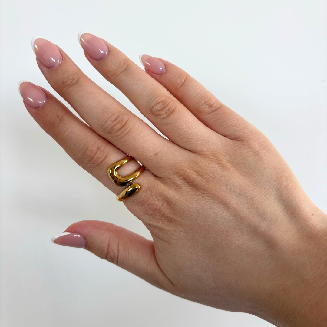 Adjustable Curved Ring